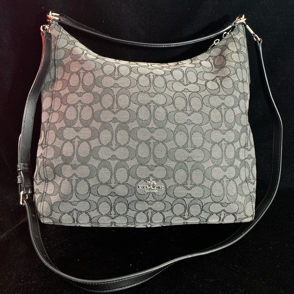 Coach Handbags - ❌SOLD❌Coach canvas and leather purse